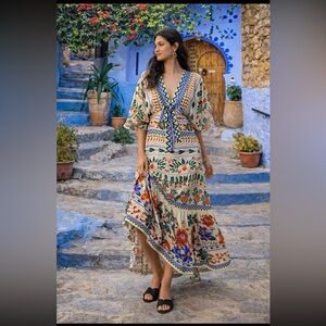 🎉RARE🎉ONLY ONE🎉 Farm Rio NWT Anthropologie V-Neck Kaftan Maxi Dress size M.